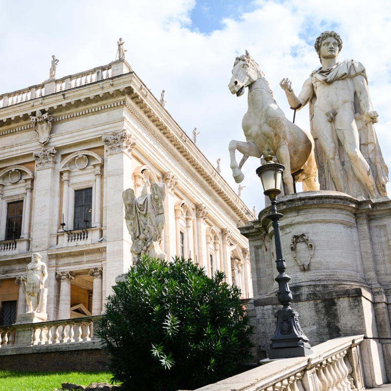 La Prima Piazza Moderna Di Roma: Piazza Del Campidoglio - Hotel Roma